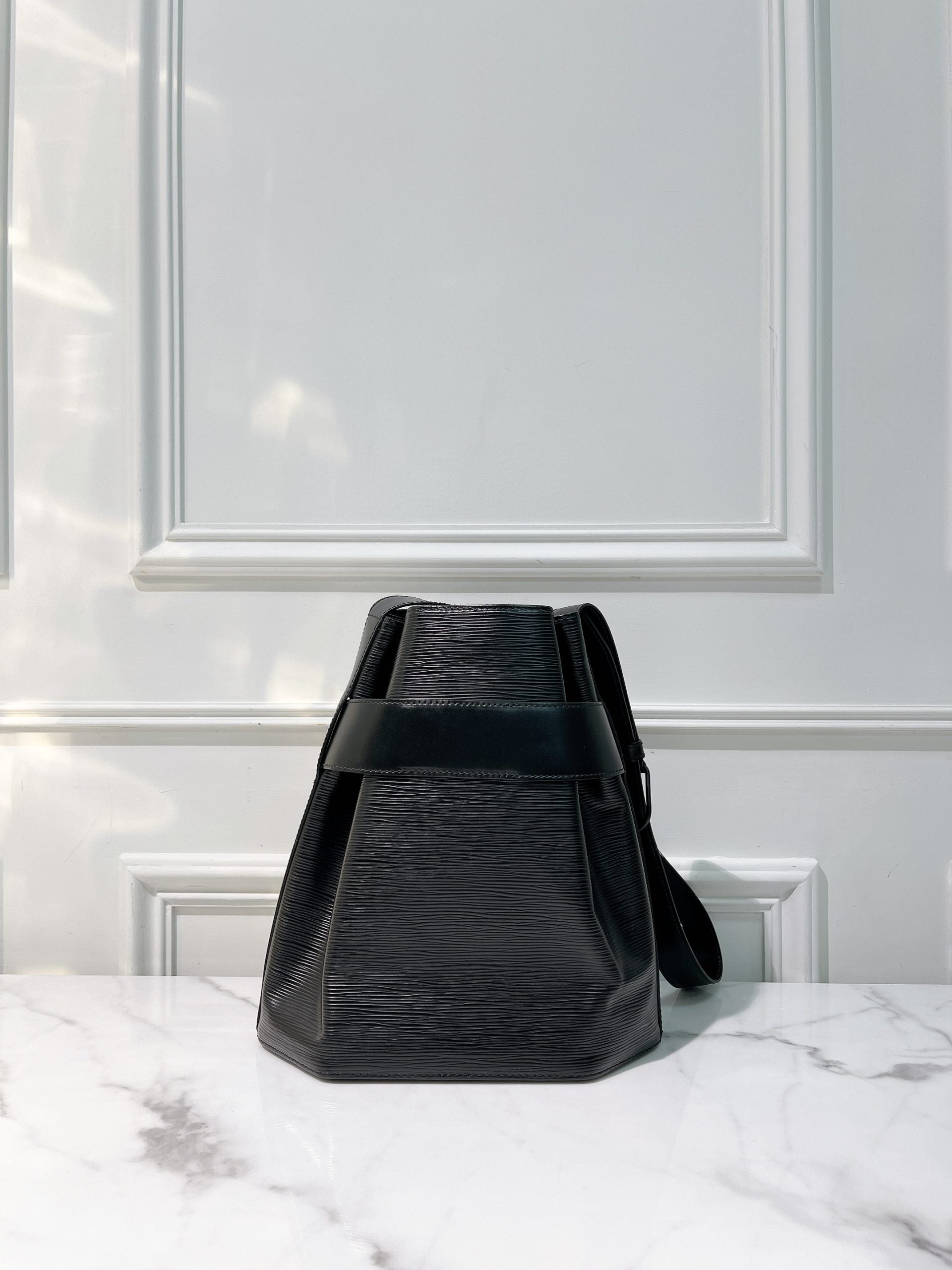 LV VINTAGE BUCKET BAG, Black/Silver