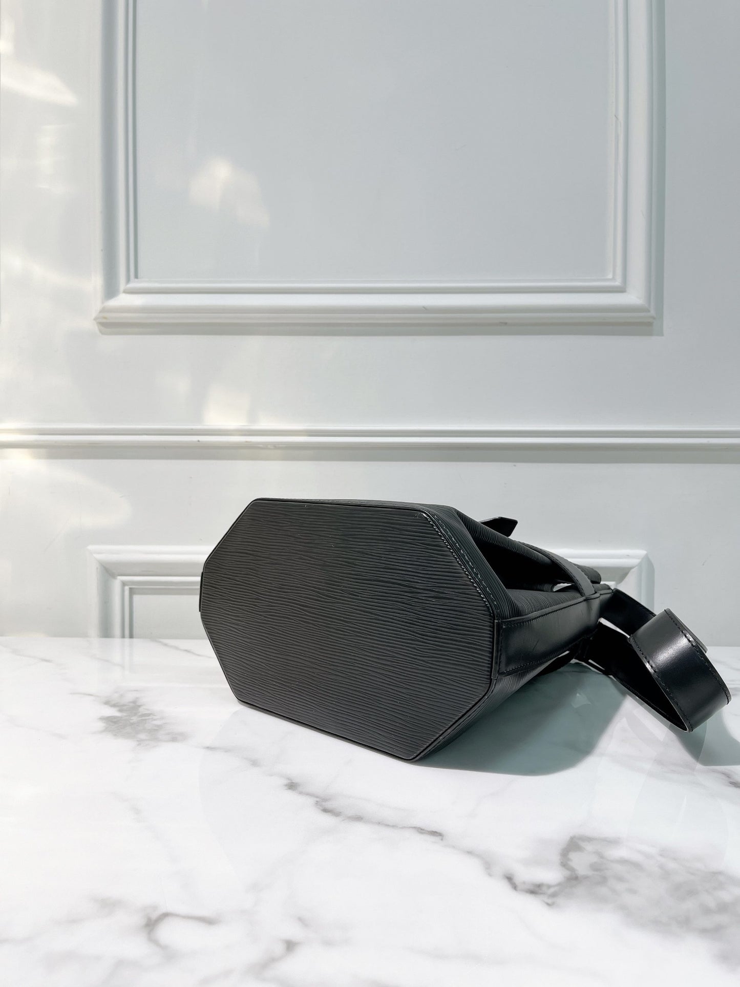 LV VINTAGE BUCKET BAG, Black/Silver