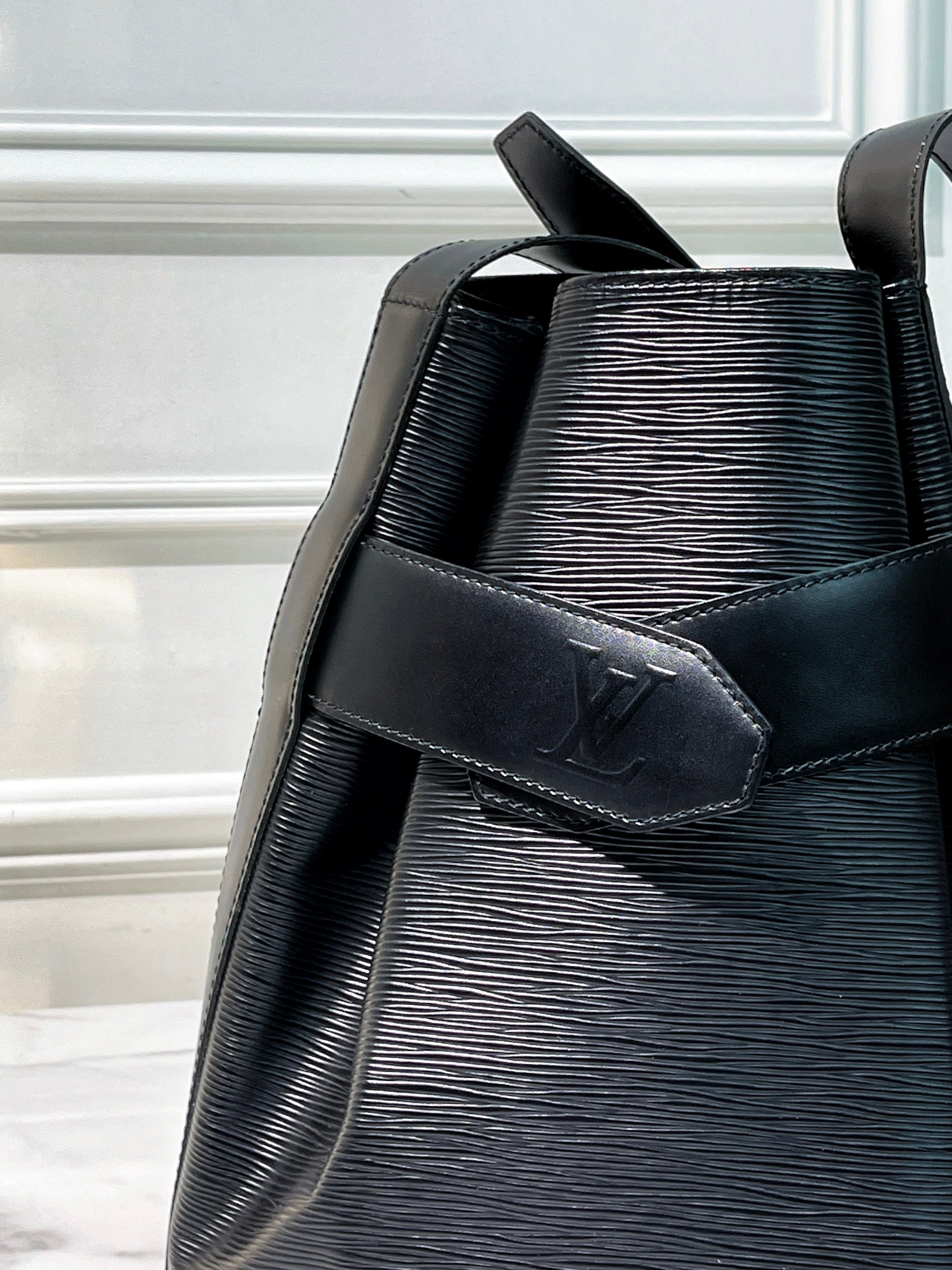 LV VINTAGE BUCKET BAG, Black/Silver