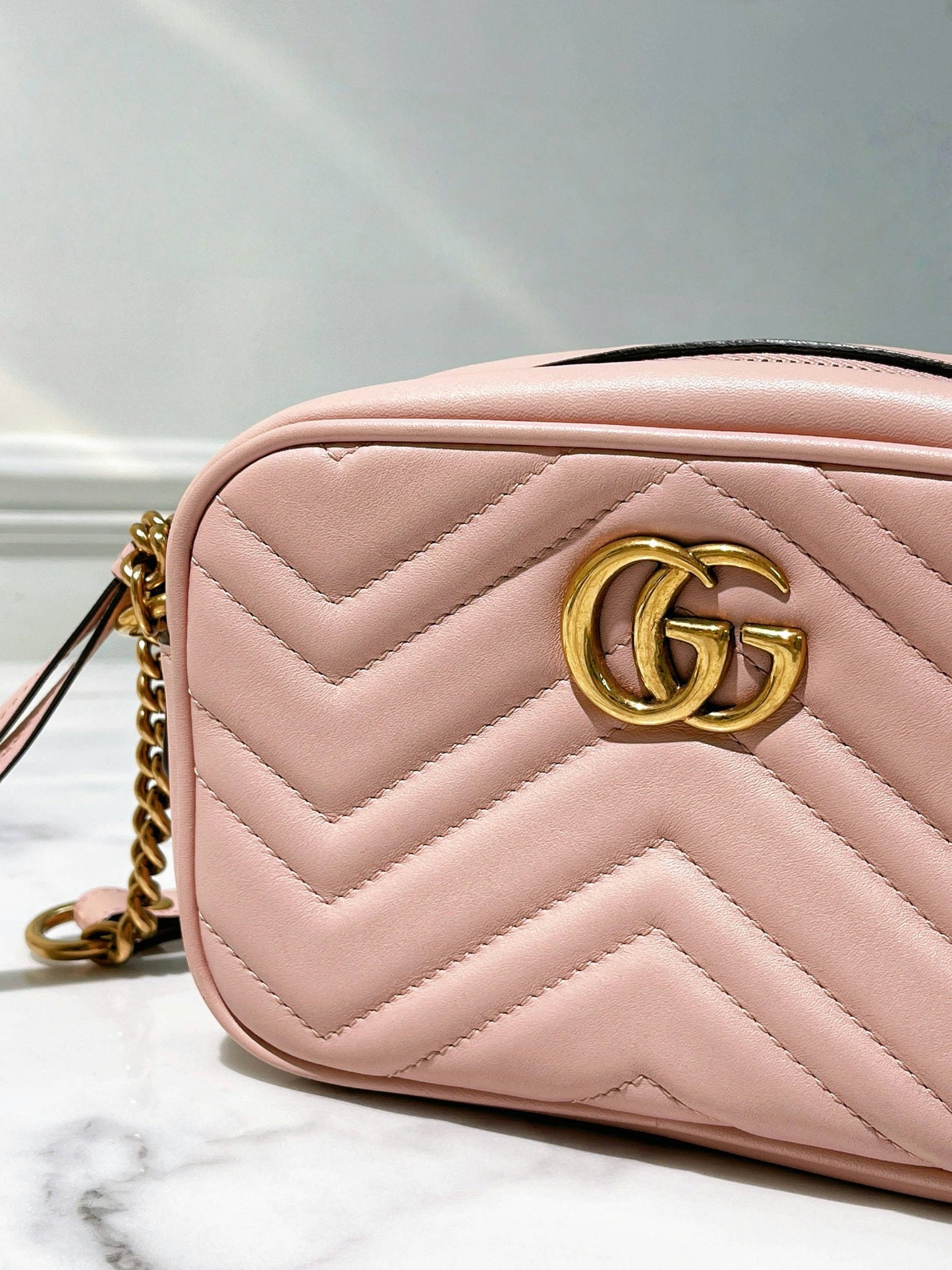 GUCCI MARMONT CAMERA BAG, Pink/Gold