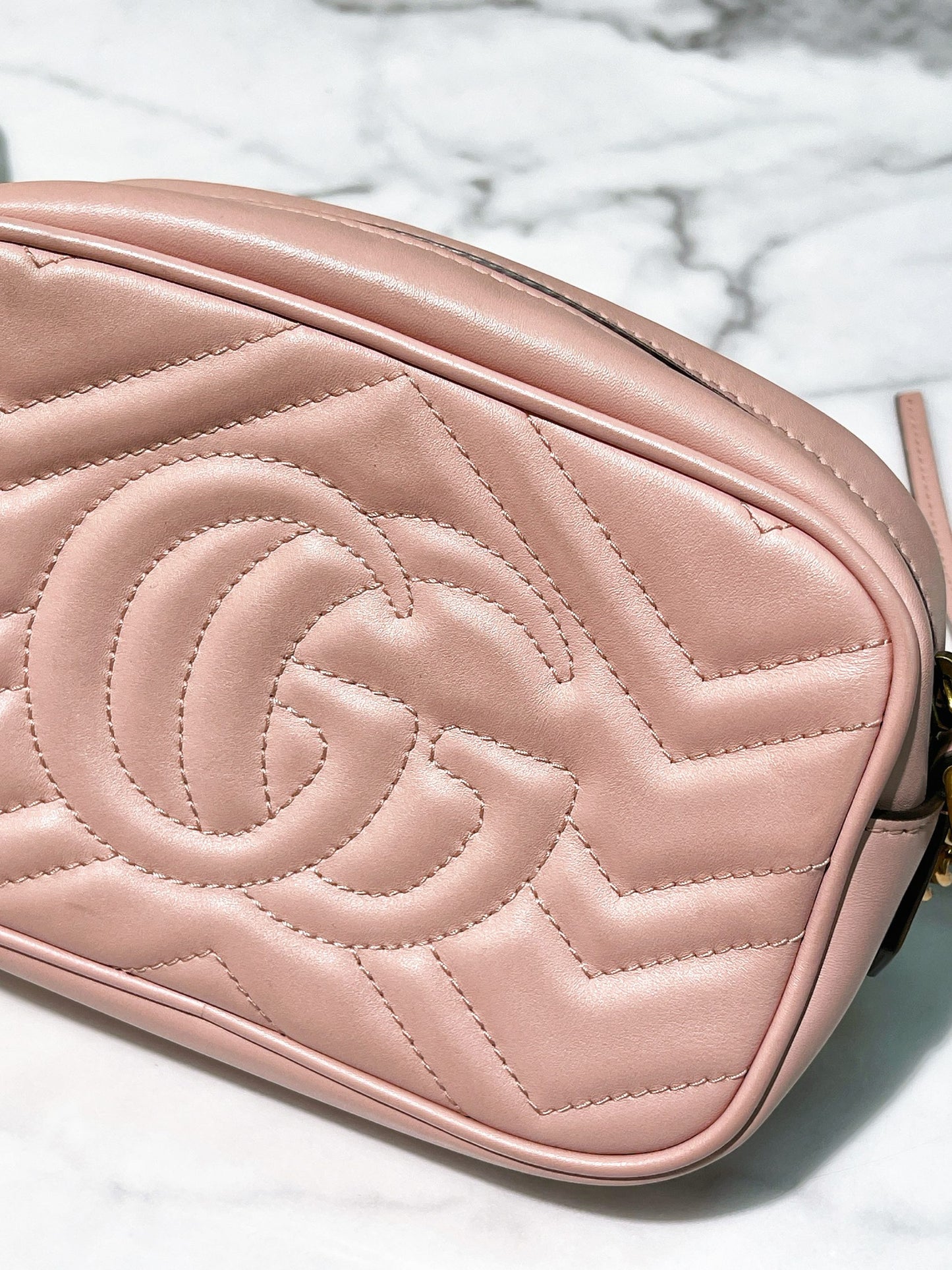 GUCCI MARMONT CAMERA BAG, Pink/Gold