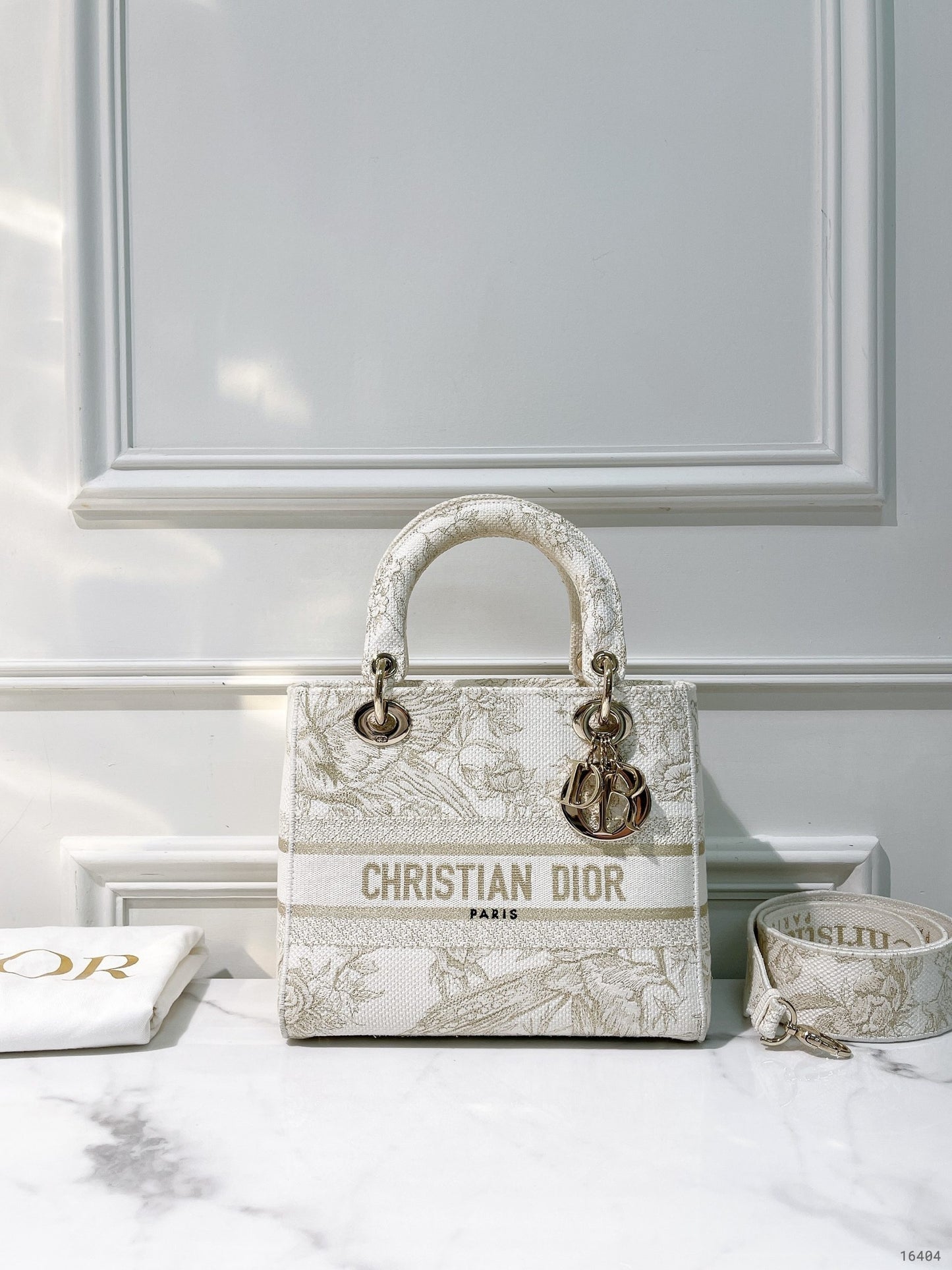 DIOR MEDIUM LADY DIOR