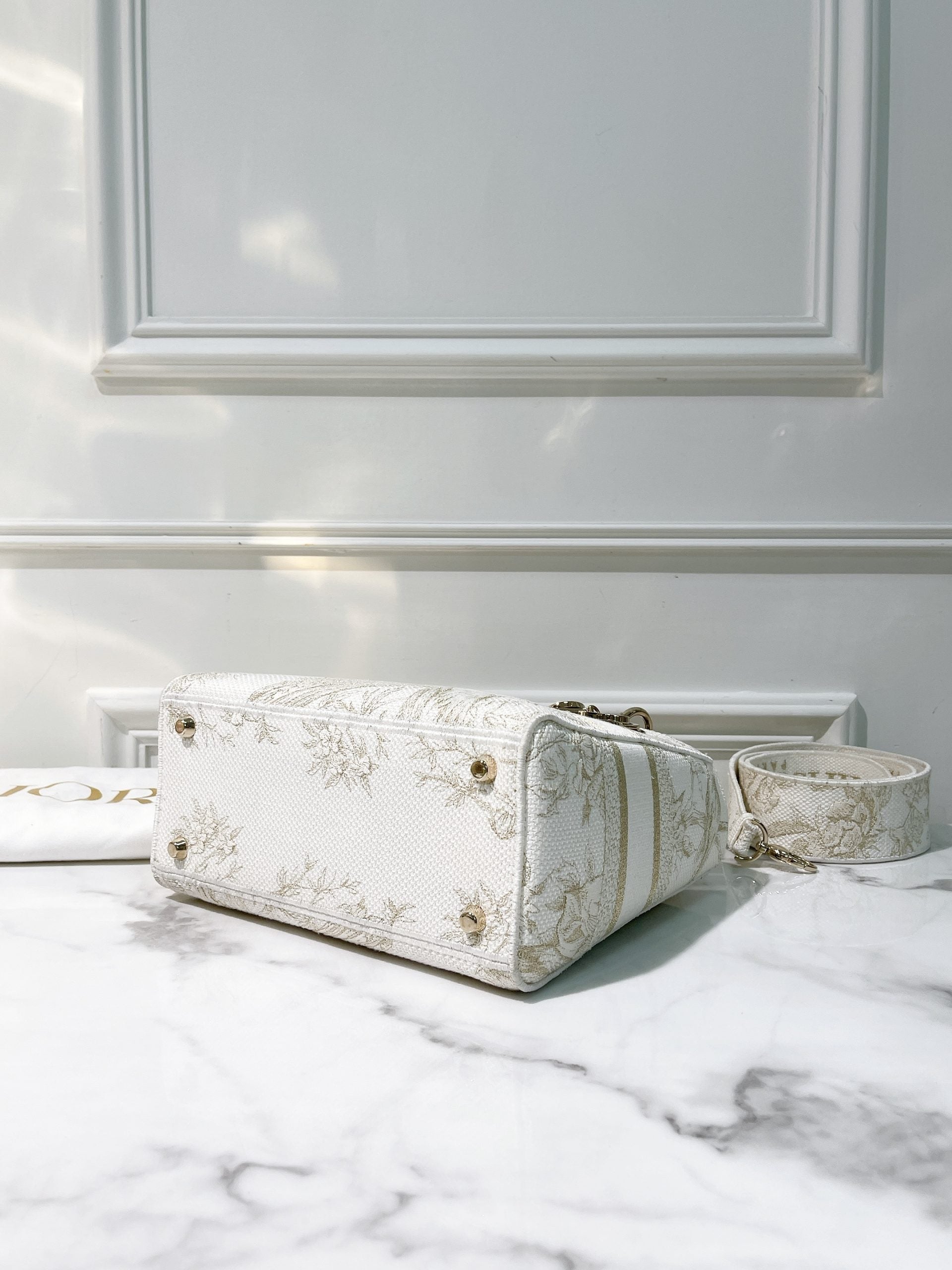 DIOR MEDIUM LADY DIOR