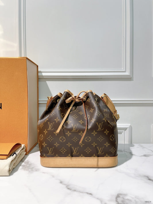 LV PETIT NOE, Monogram