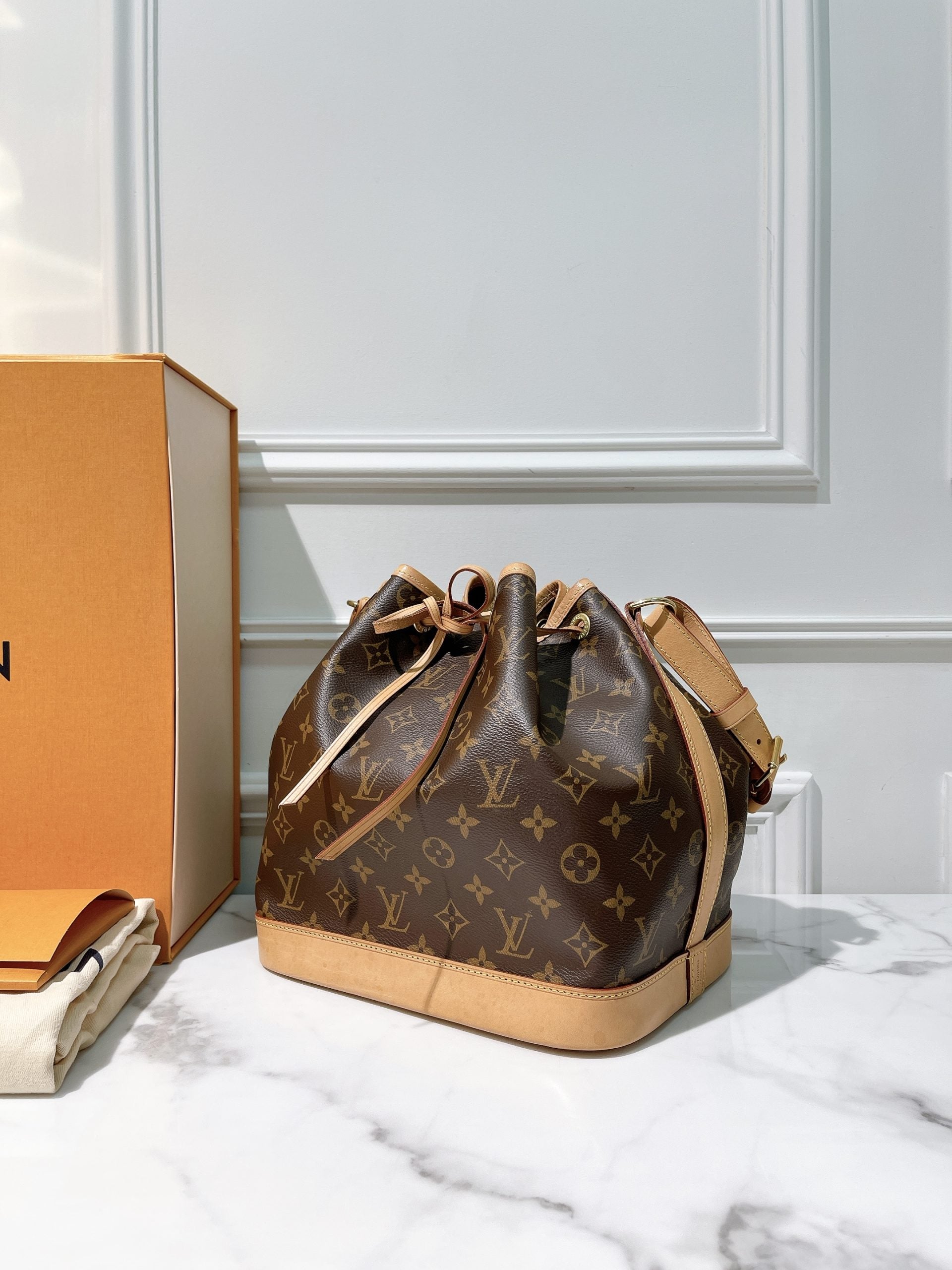 LV PETIT NOE, Monogram