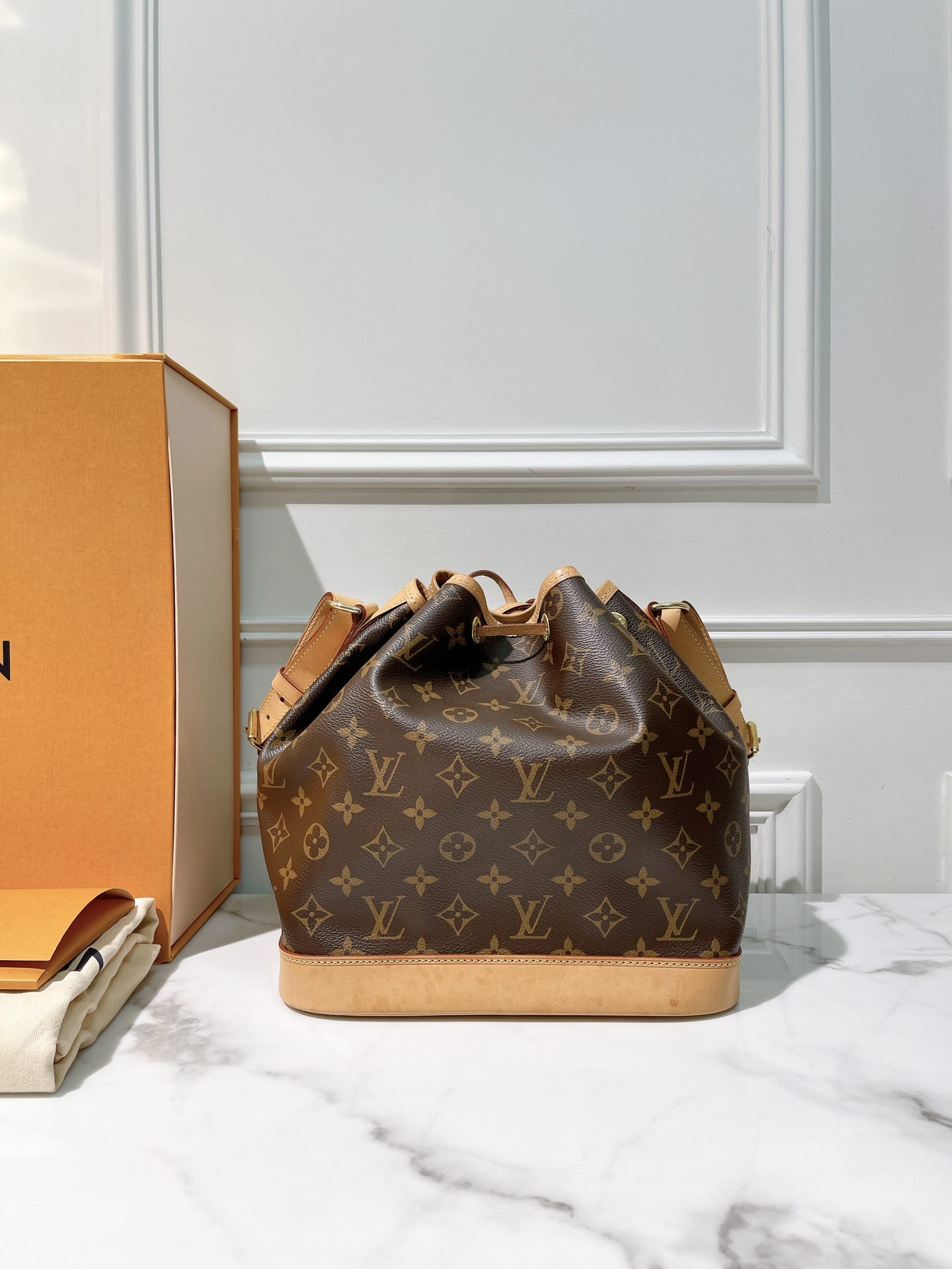 LV PETIT NOE, Monogram