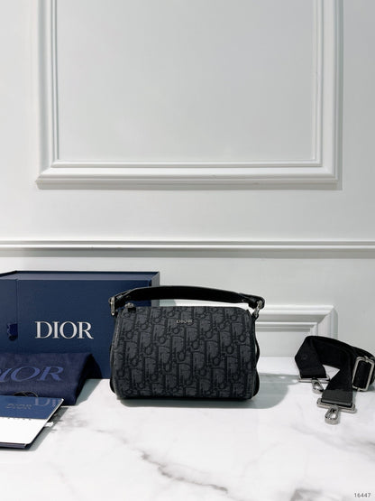 DIOR ROLLER BAG