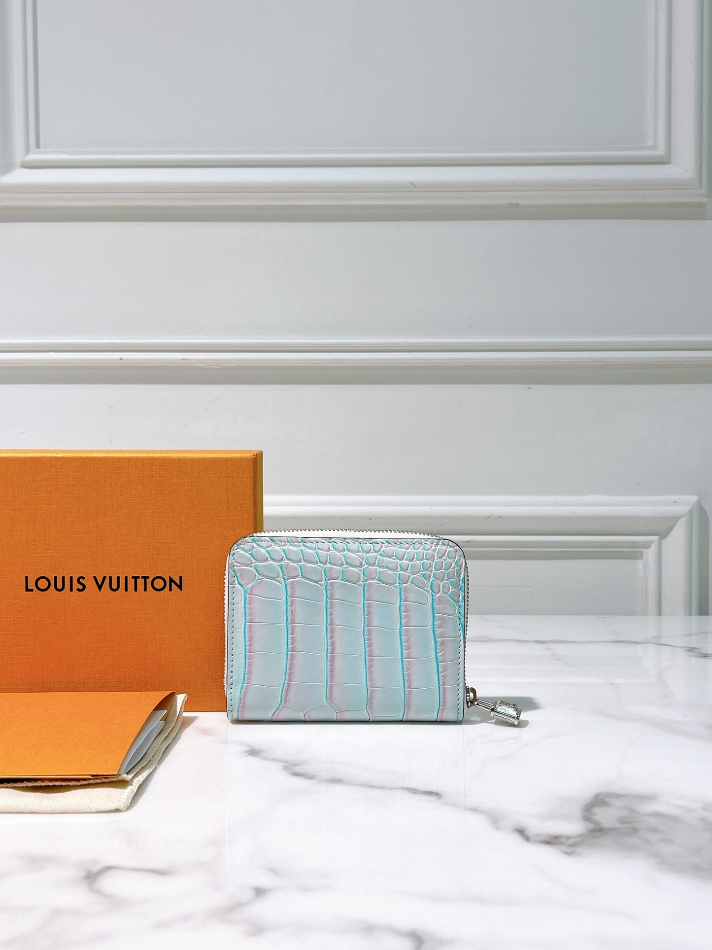 LV ZIP WALLET