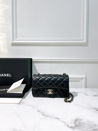 CHANEL MINI FLAP, Black/Gold