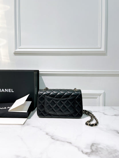 CHANEL MINI FLAP, Black/Gold