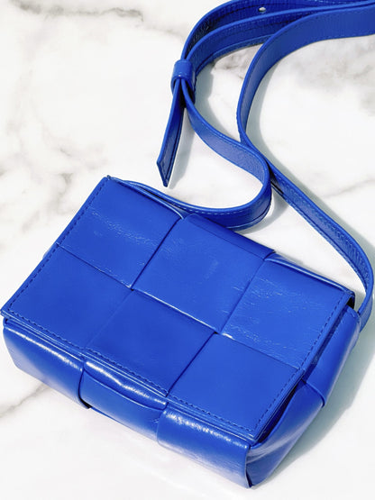 BOTTEGA VENETA MINI CASSETTE, Blue