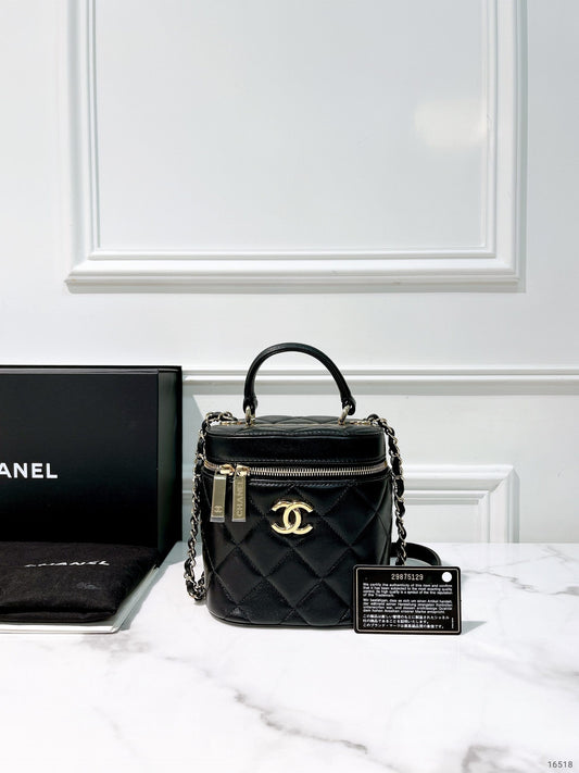 CHANEL TRENDY CC TOP HANDLE CASE, Black/Gold