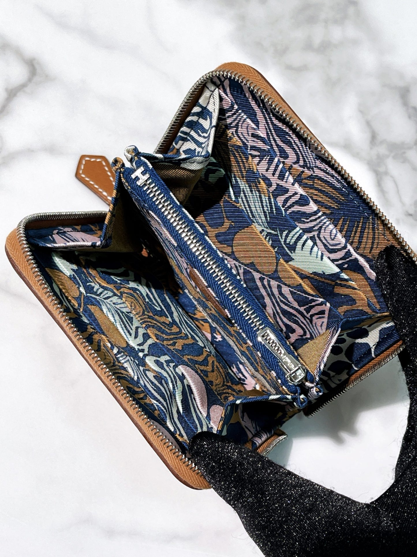 HERMES SILK IN COMPACT WALLET