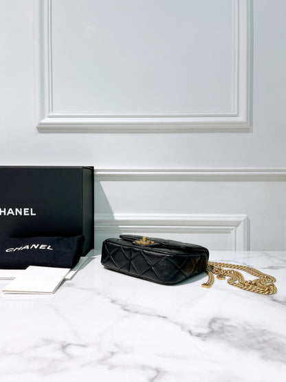 CHANEL 22P MINI SQUARE, Black/Gold