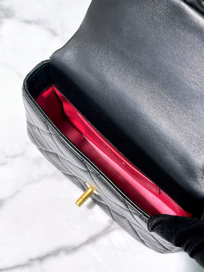 CHANEL 22P MINI SQUARE, Black/Gold