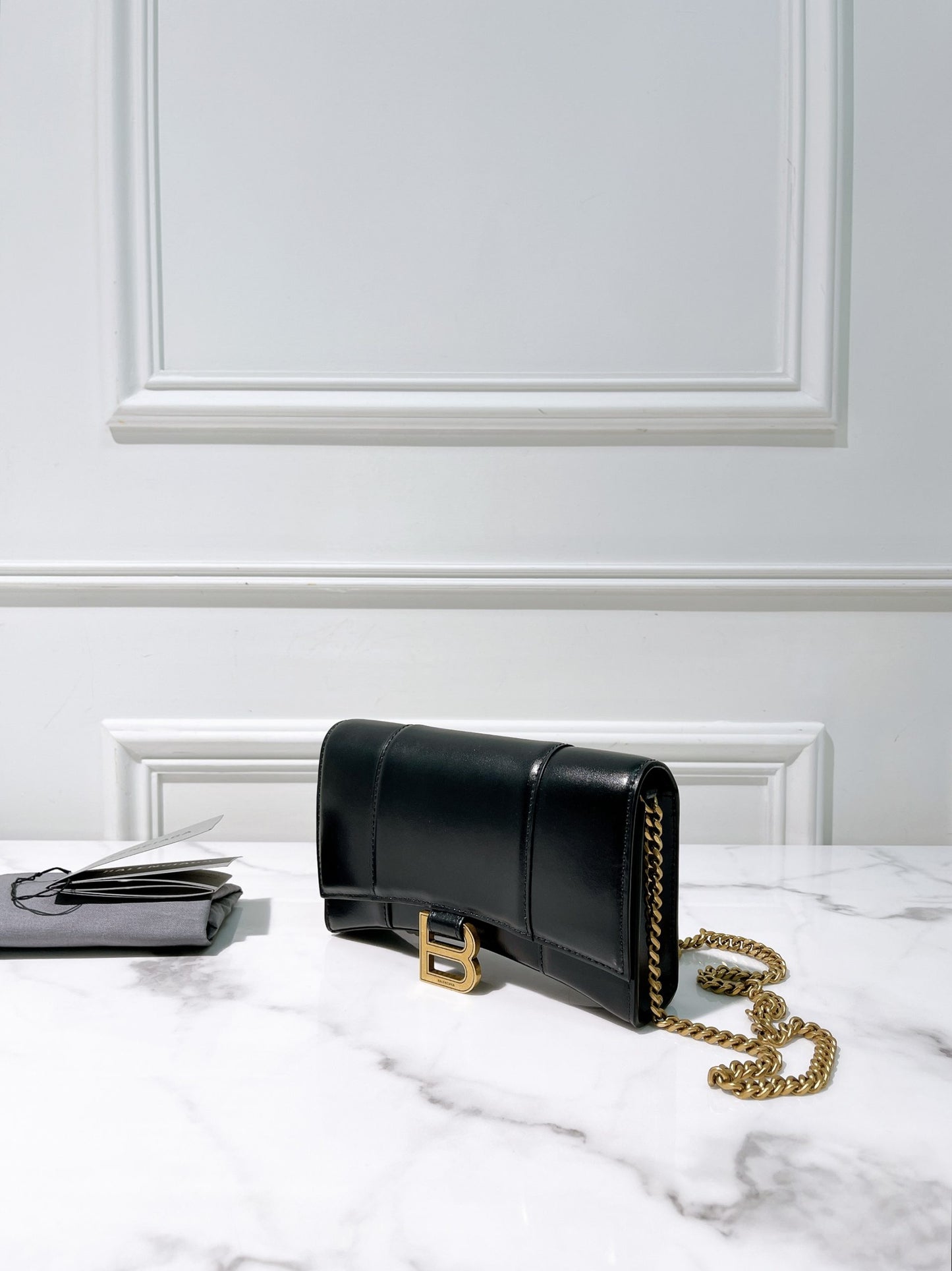 BALENCIAGA HOURGLASS WOC, Black/Gold