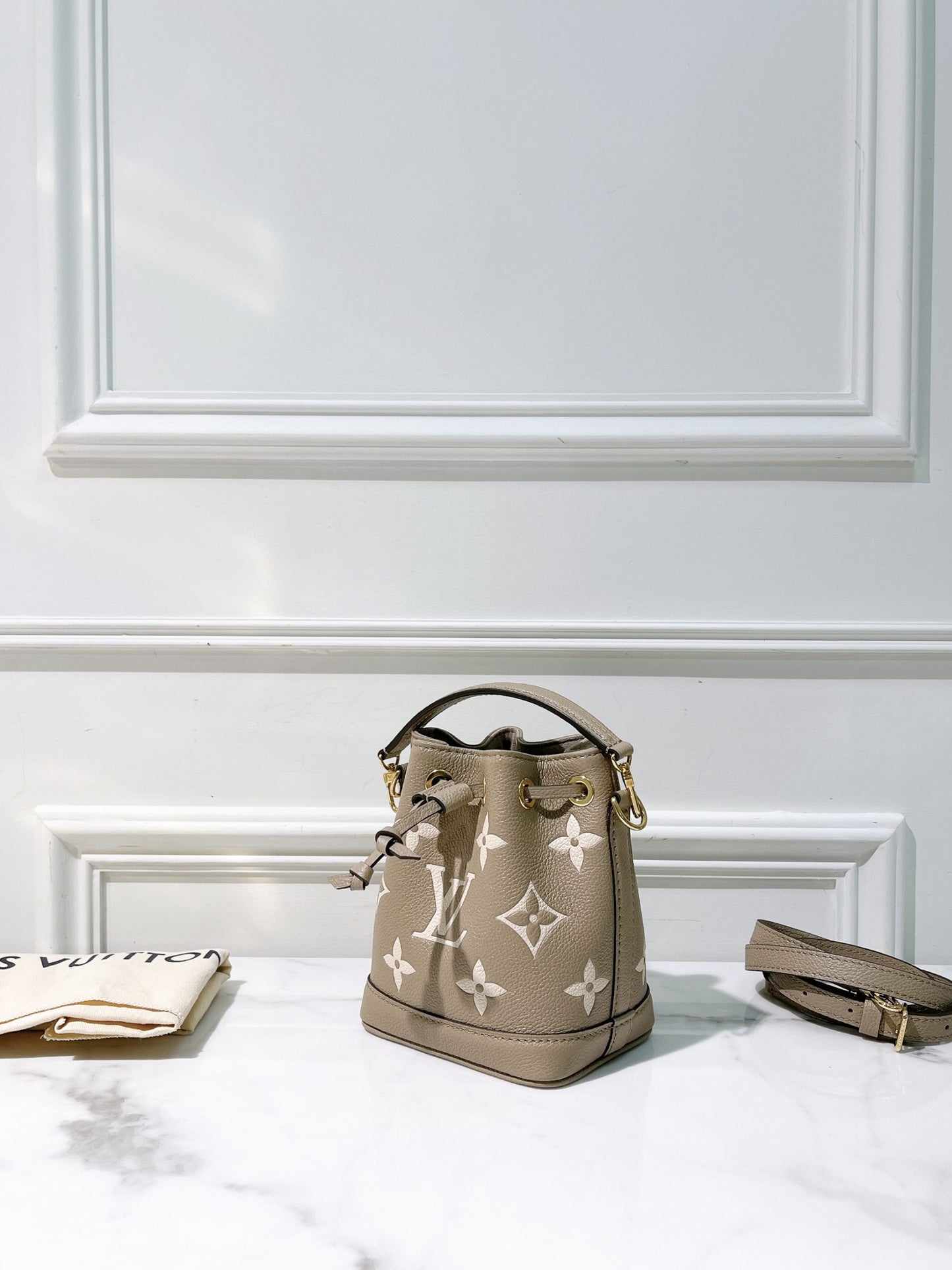 LV NANO NOE, Tourterelle Gray/Cream/Gold