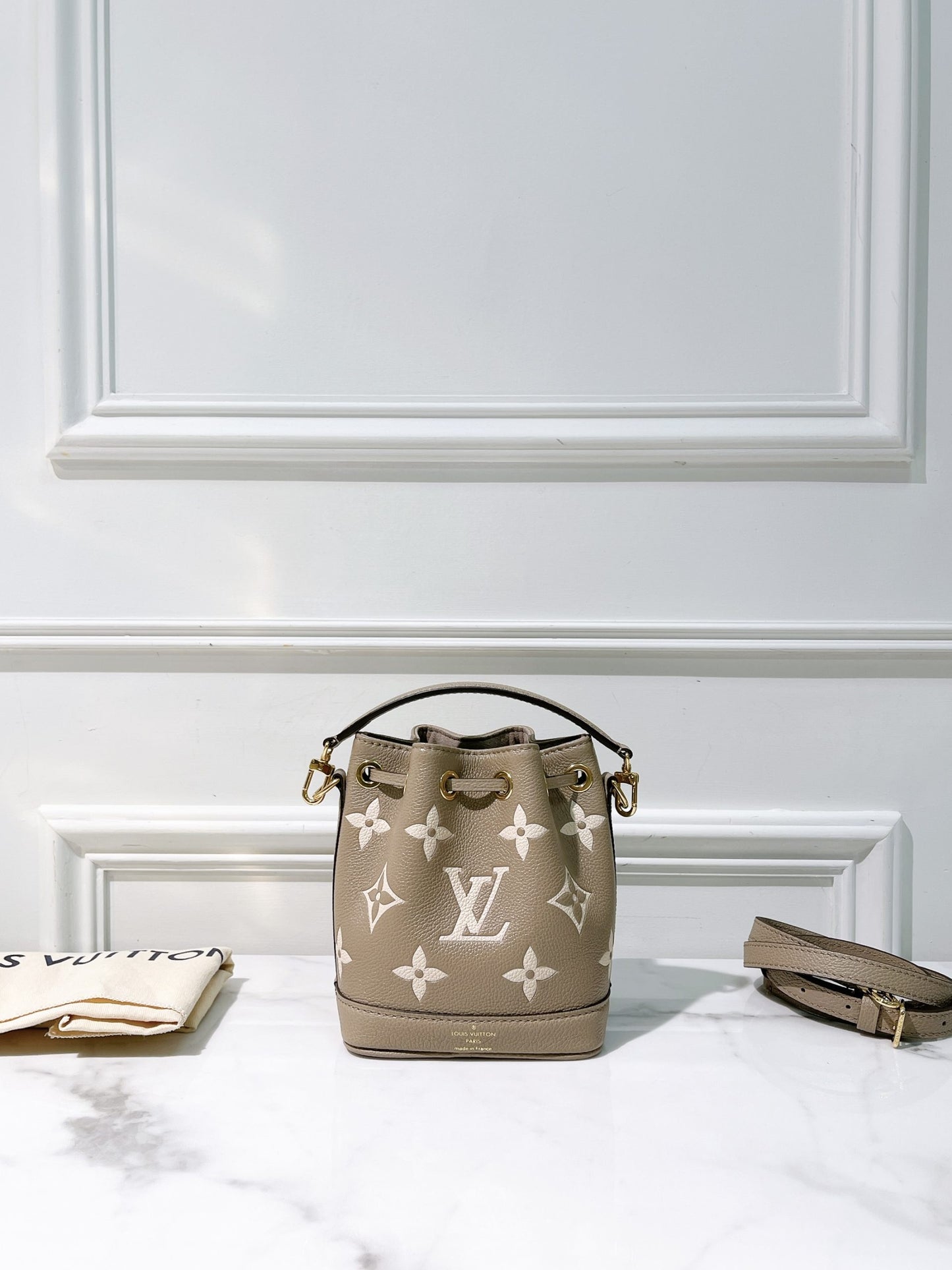 LV NANO NOE, Tourterelle Gray/Cream/Gold