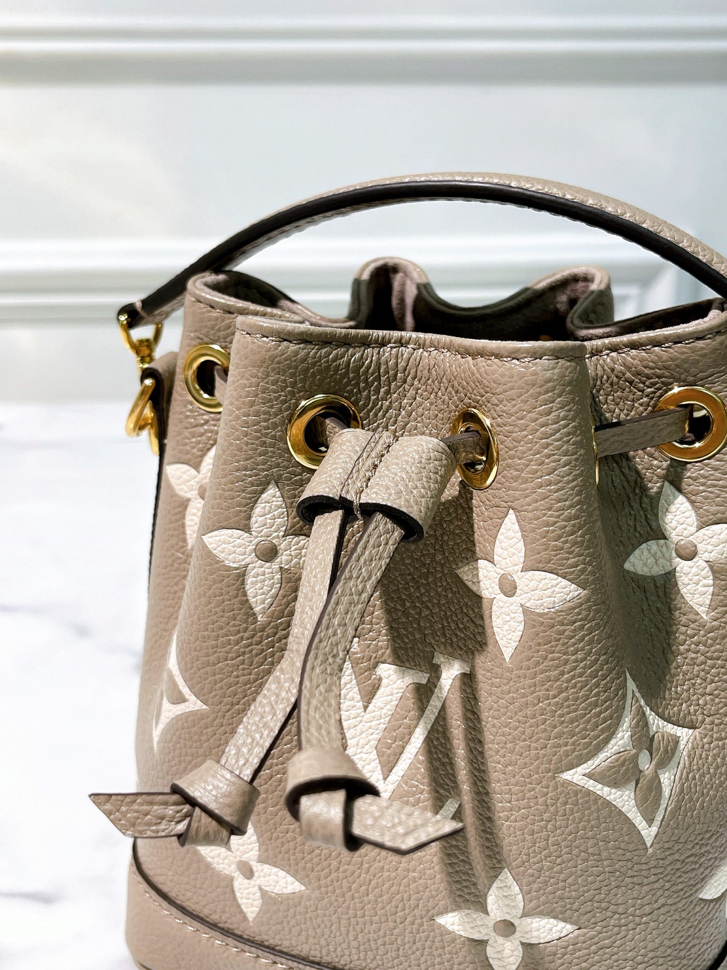 LV NANO NOE, Tourterelle Gray/Cream/Gold