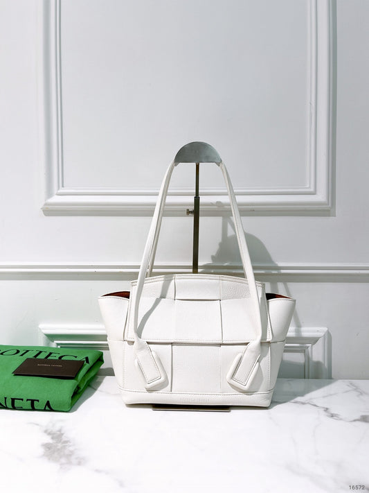BOTTEGA VENETA SMALL ARCO BAG, White/Gold