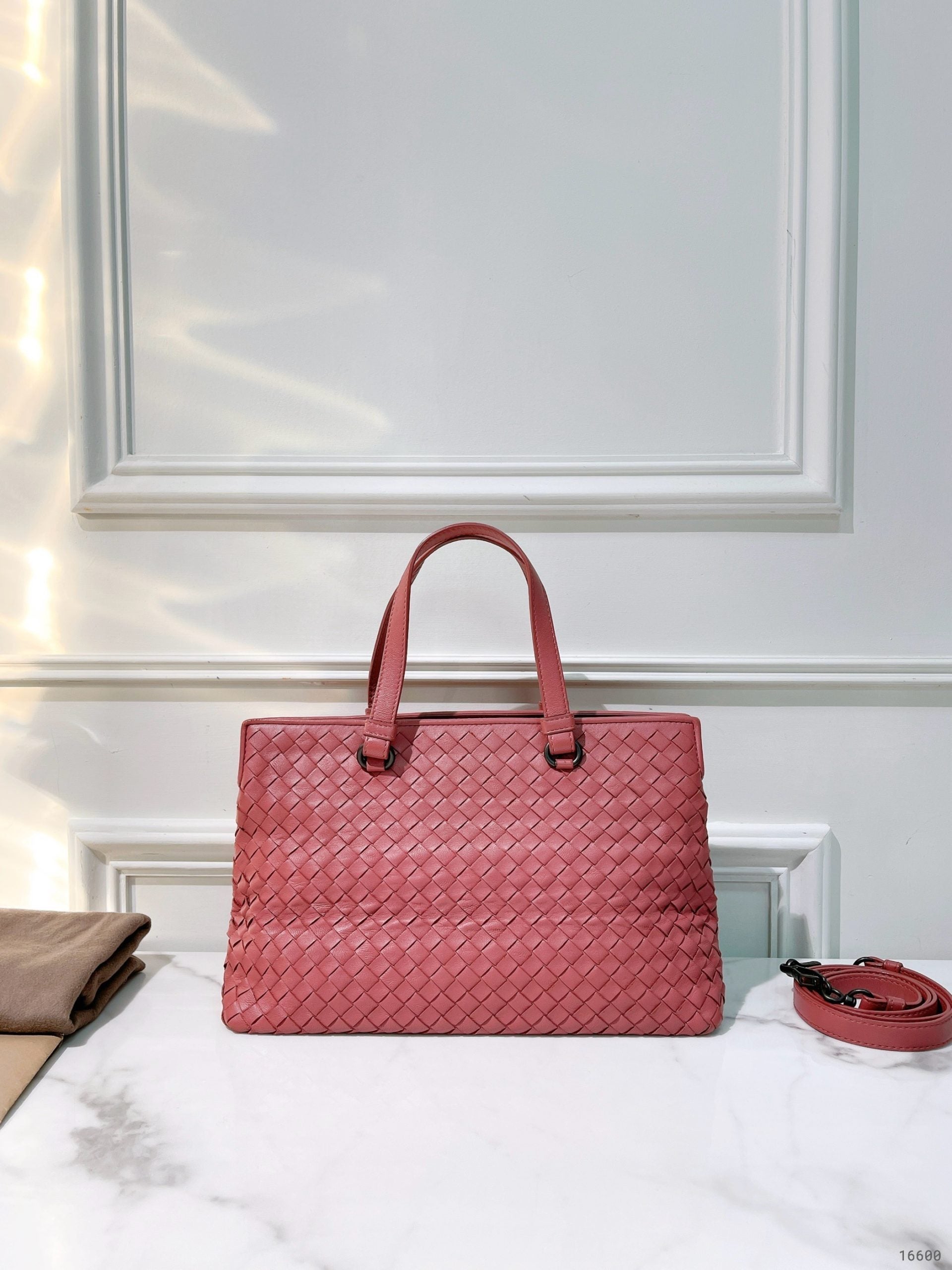 BOTTEGA VENETA TOTE