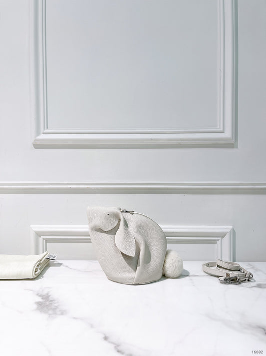 LOEWE RABBIT BAG, White