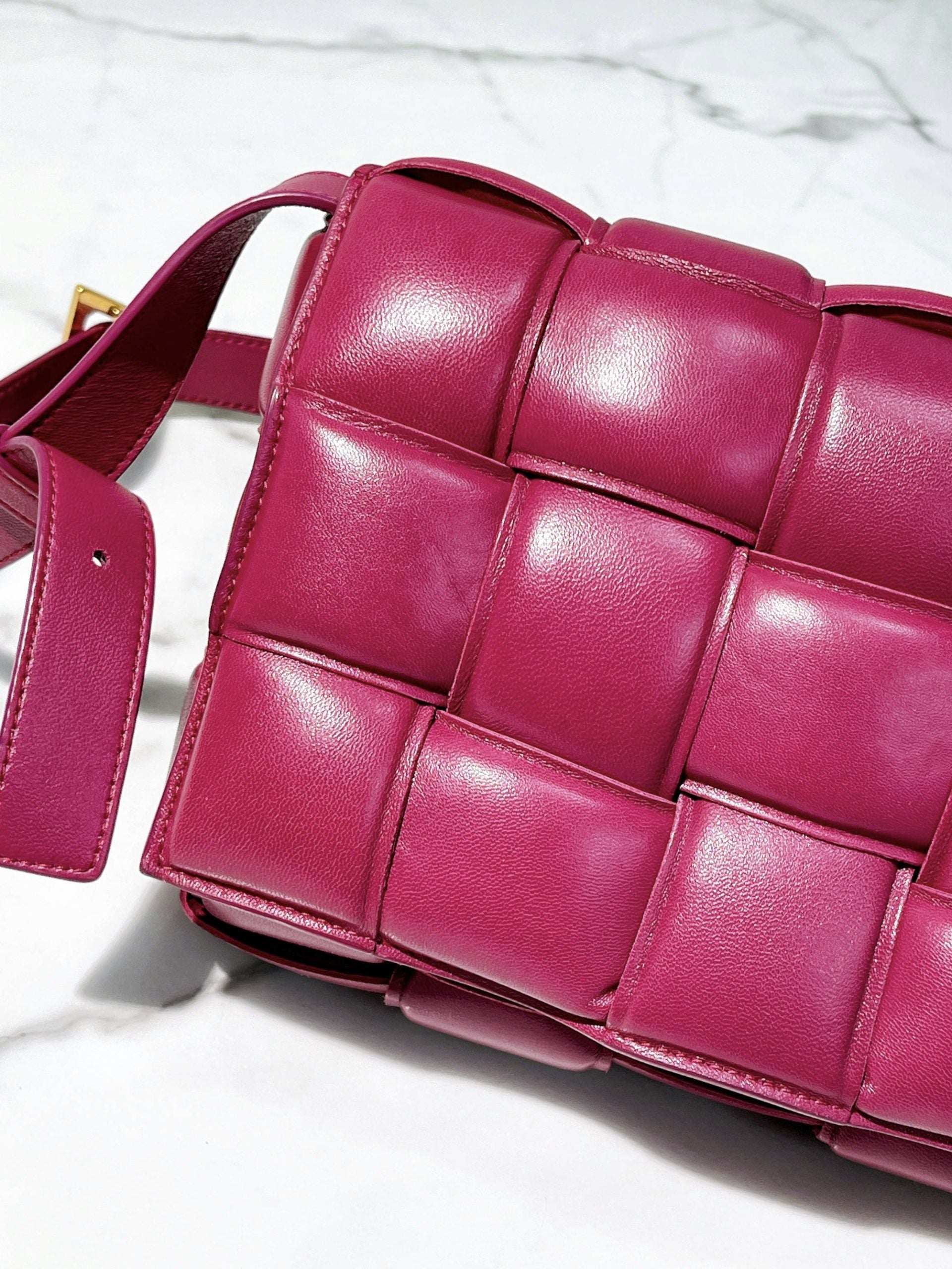 BOTTEGA VENETA PADDED CASSETTE, Pink/Gold
