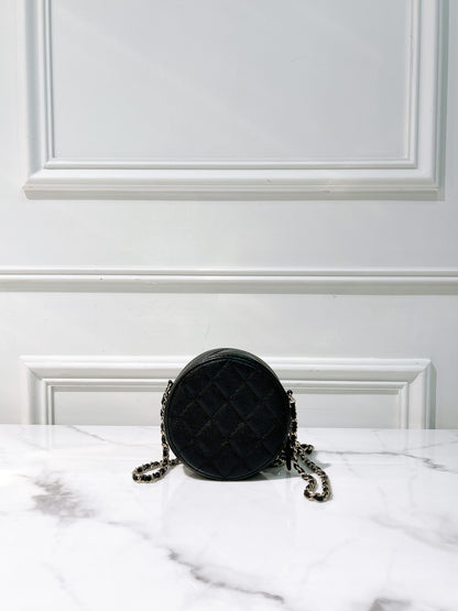 CHANEL CLUTCH WITH CHAIN, Black/Gold