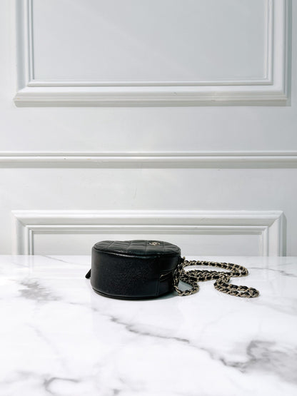 CHANEL CLUTCH WITH CHAIN, Black/Gold