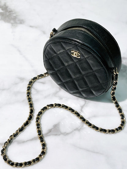 CHANEL CLUTCH WITH CHAIN, Black/Gold