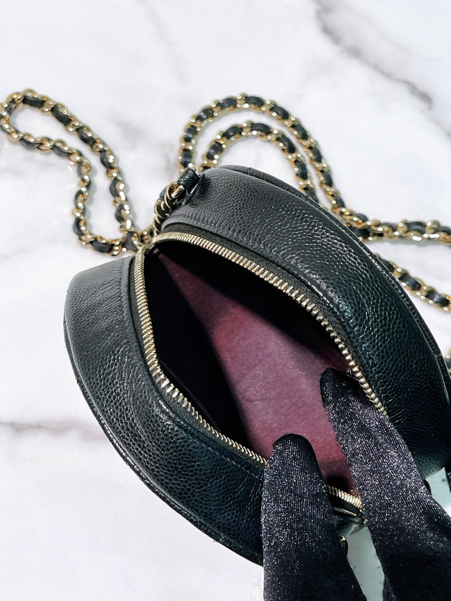 CHANEL CLUTCH WITH CHAIN, Black/Gold