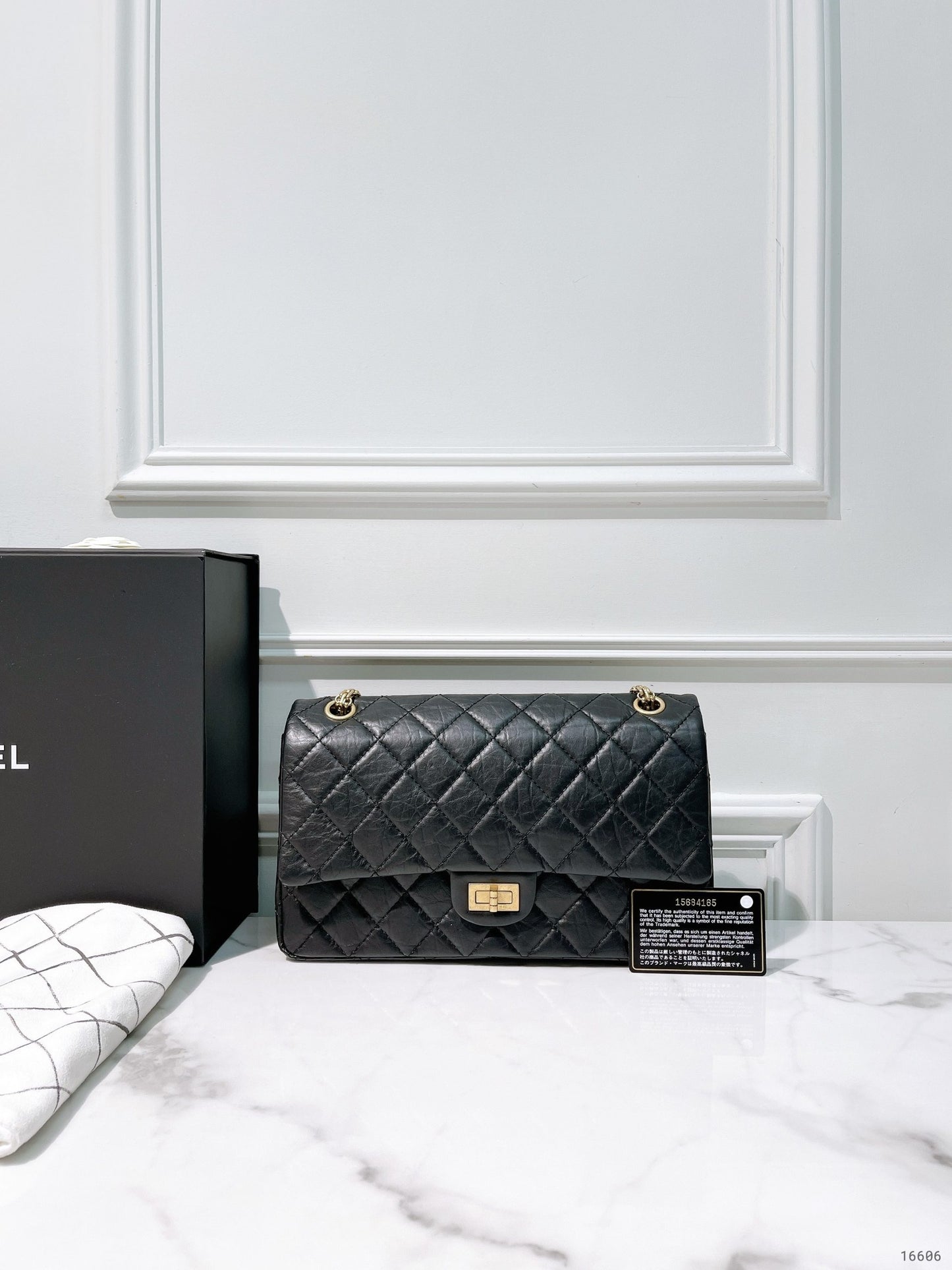 CHANEL 2.55, Black/Gold