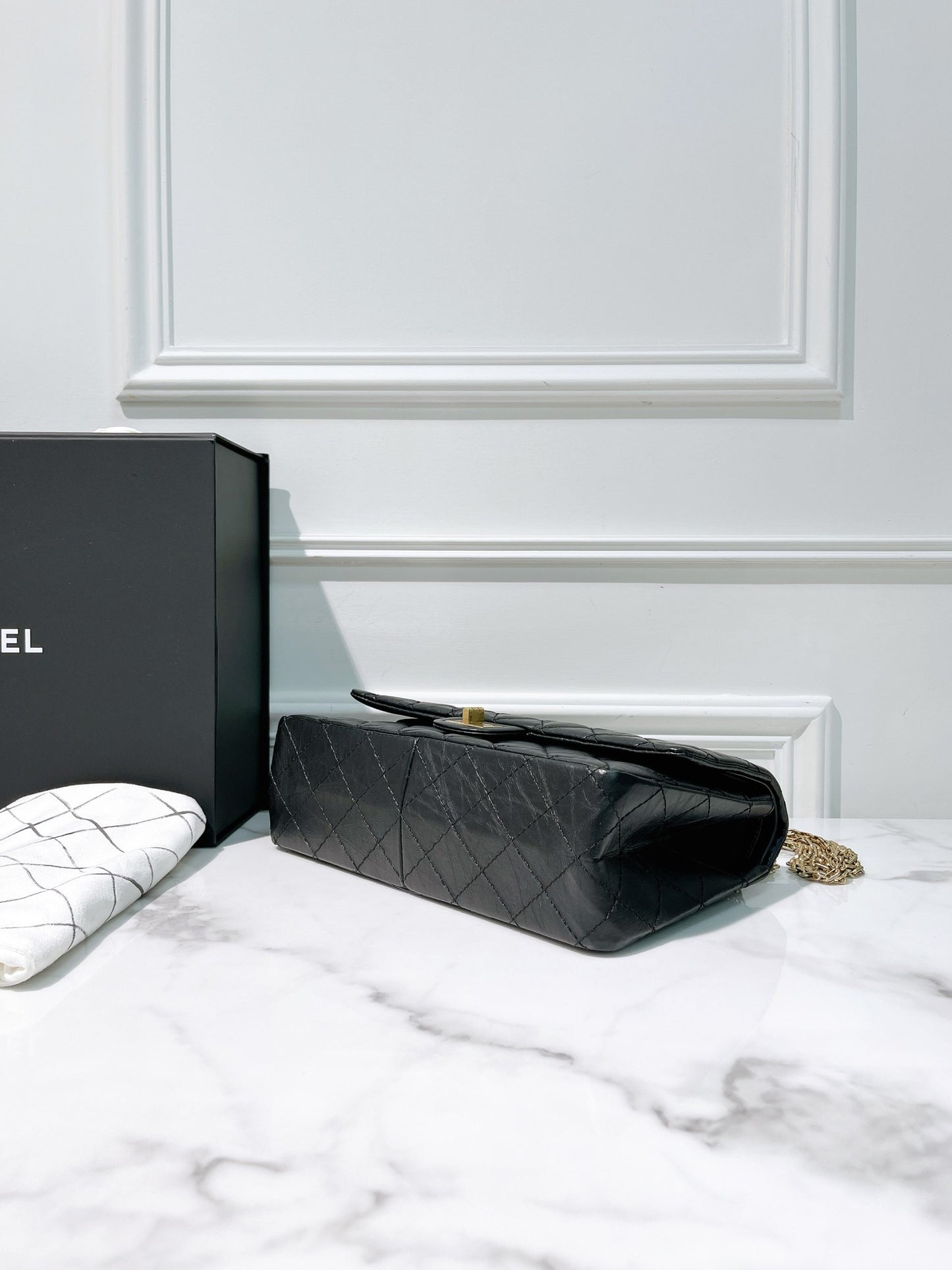 CHANEL 2.55, Black/Gold