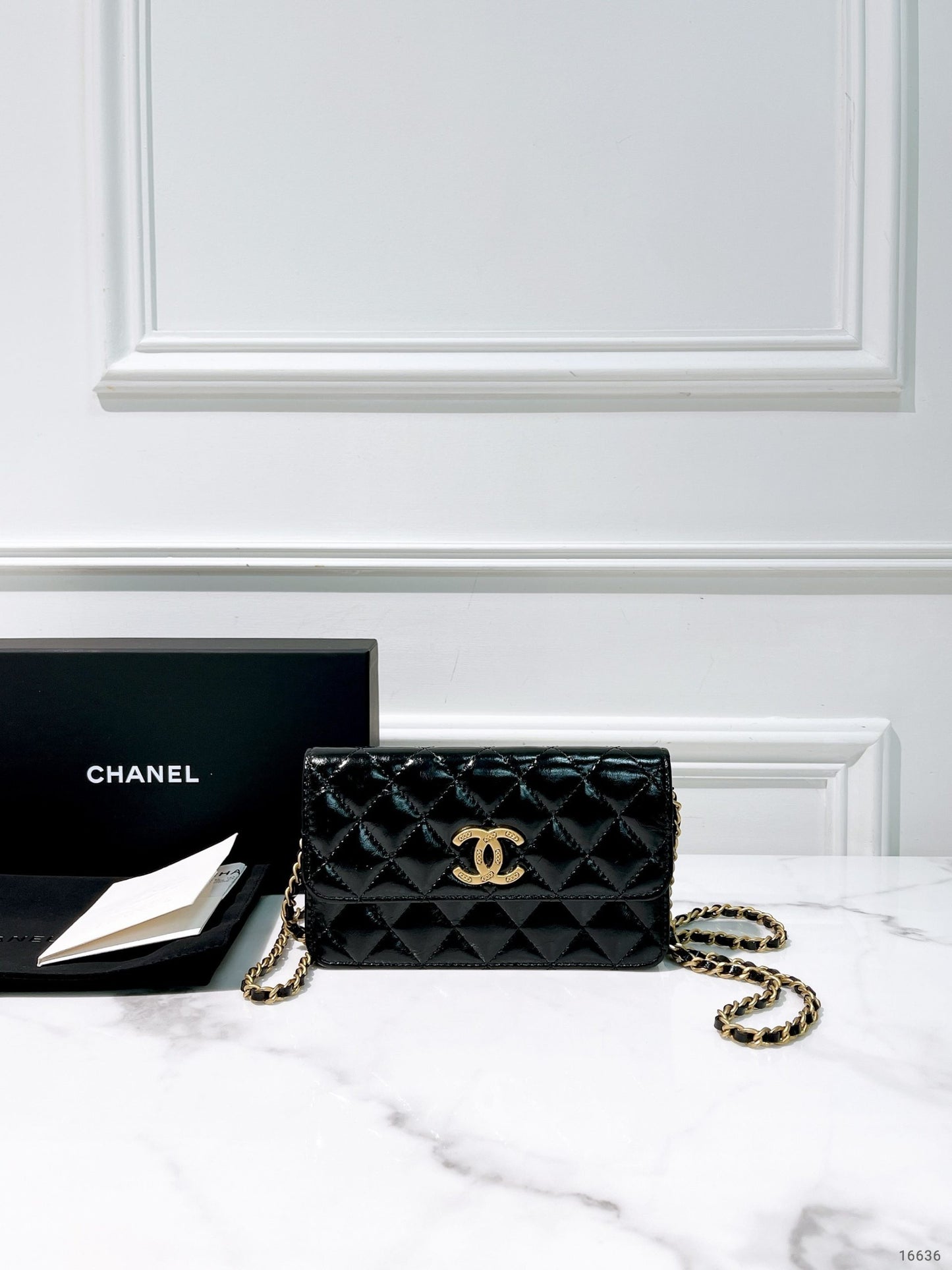 CHANEL 24B MINI WOC, Black/Gold
