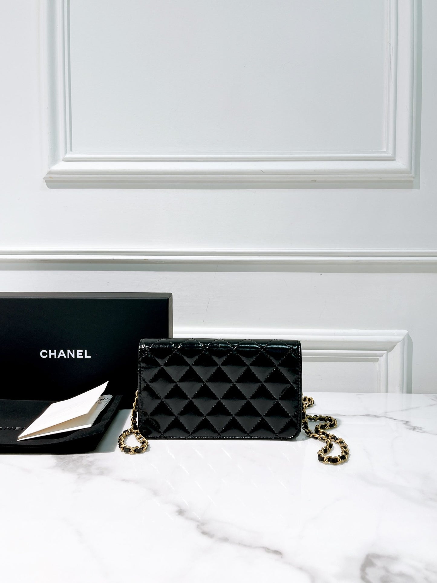 CHANEL 24B MINI WOC, Black/Gold