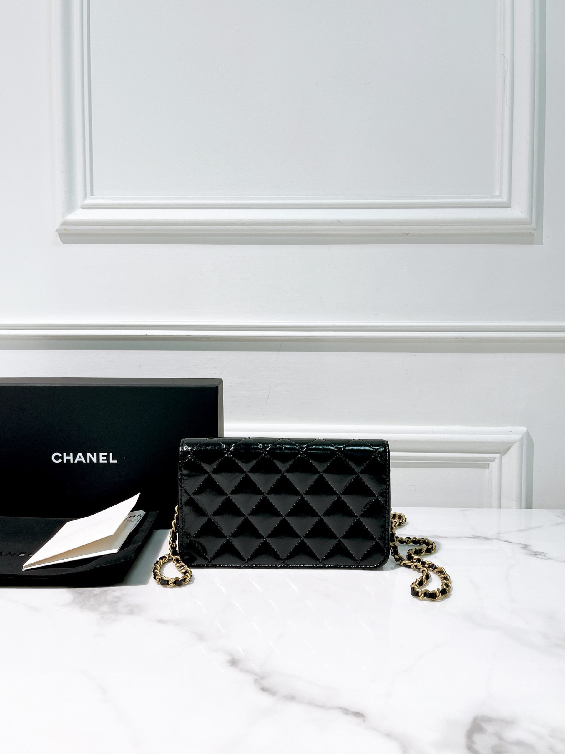 CHANEL 24B MINI WOC, Black/Gold