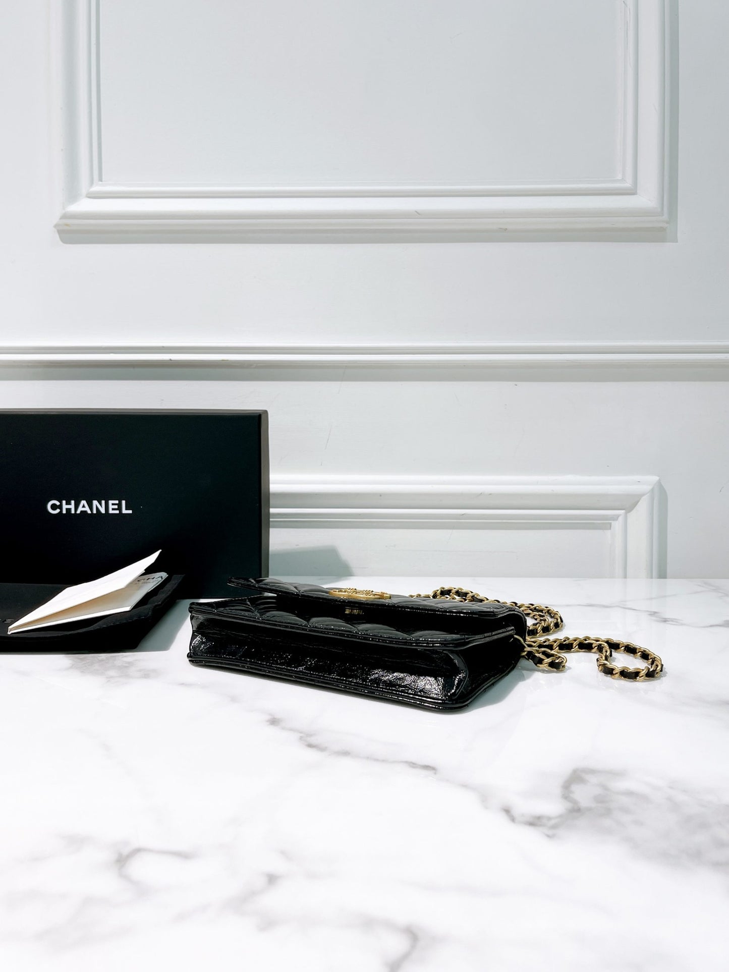 CHANEL 24B MINI WOC, Black/Gold