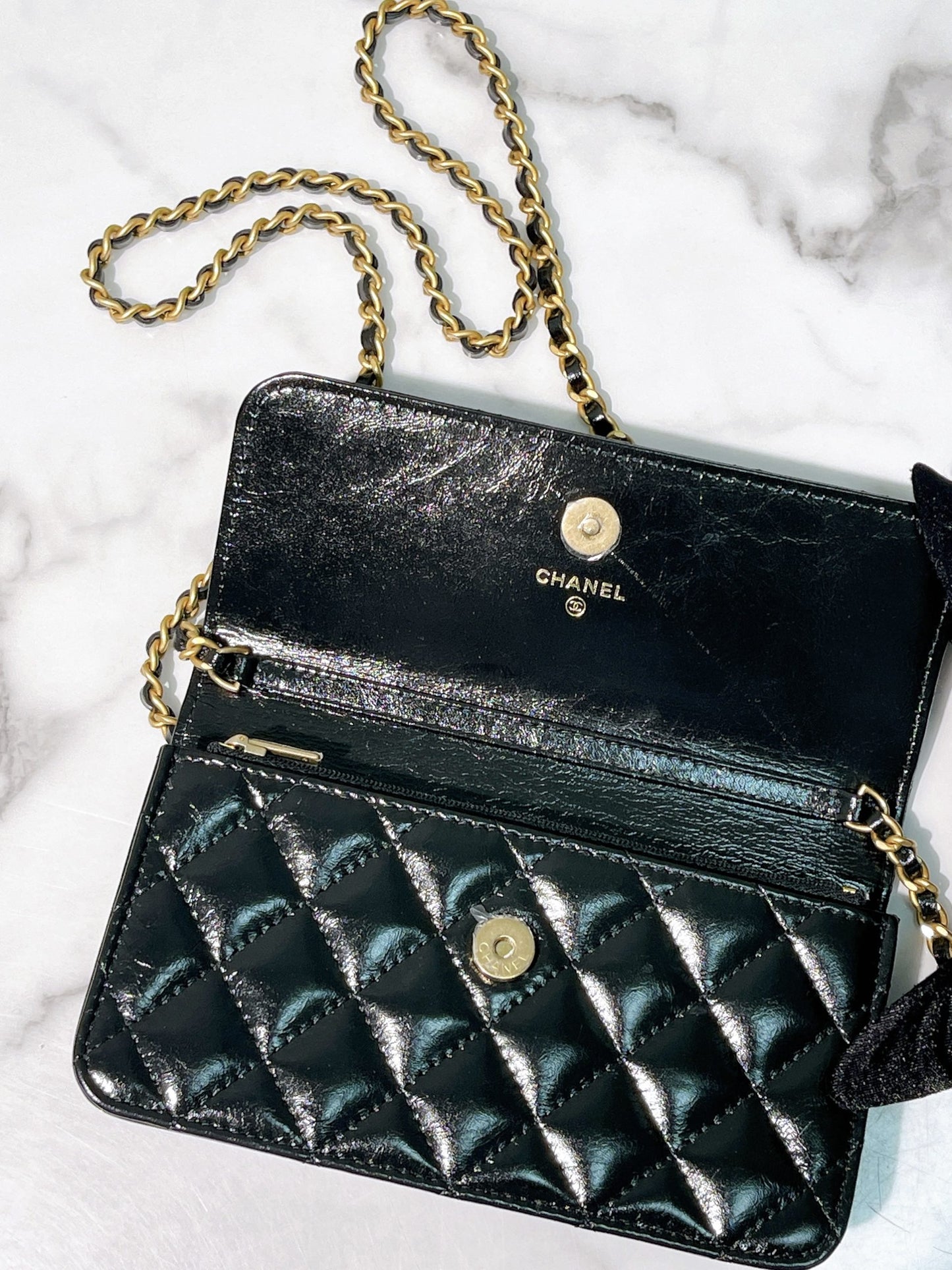 CHANEL 24B MINI WOC, Black/Gold