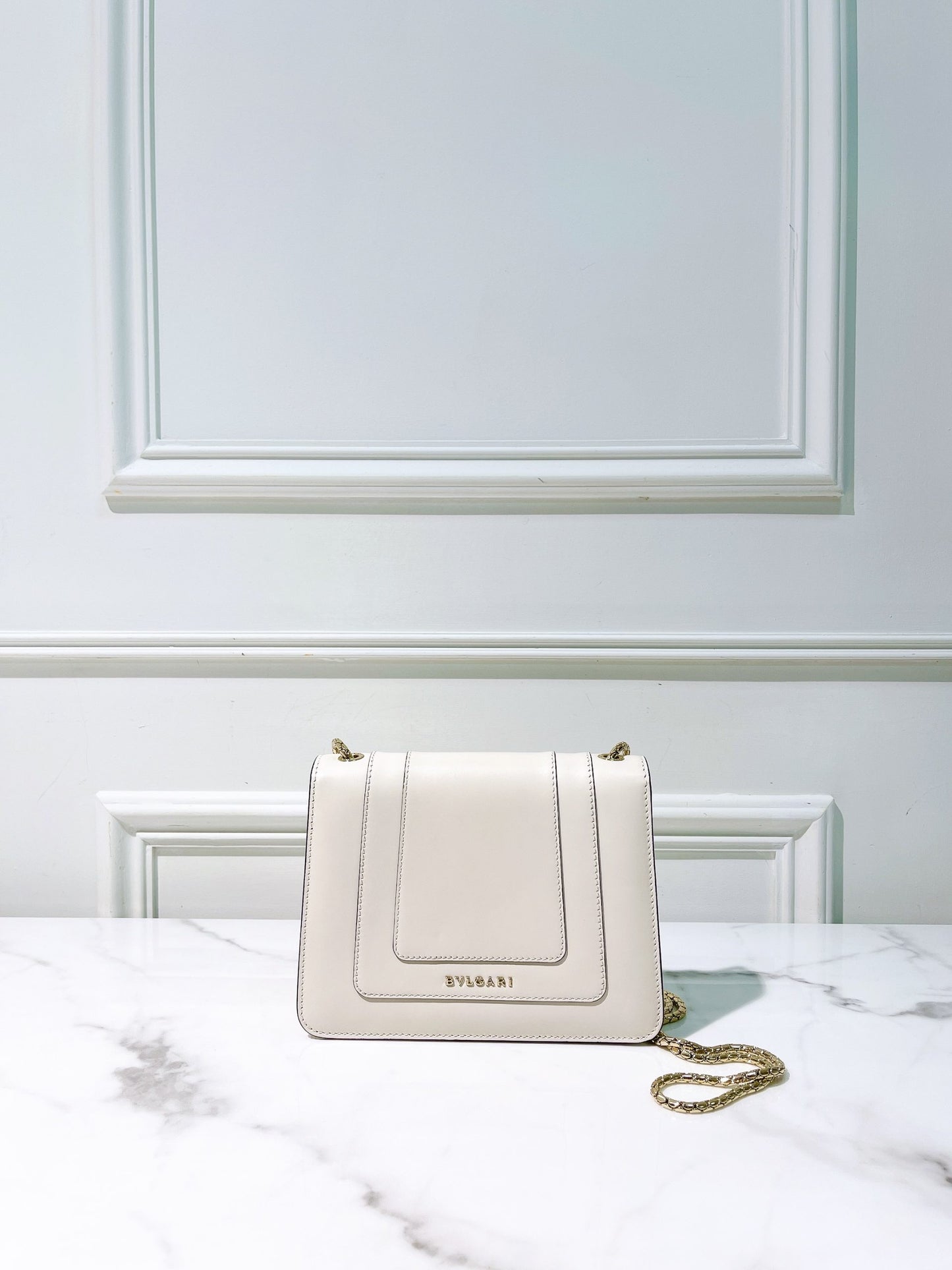 BVLGARI SERPENTI BAG, White/Gold