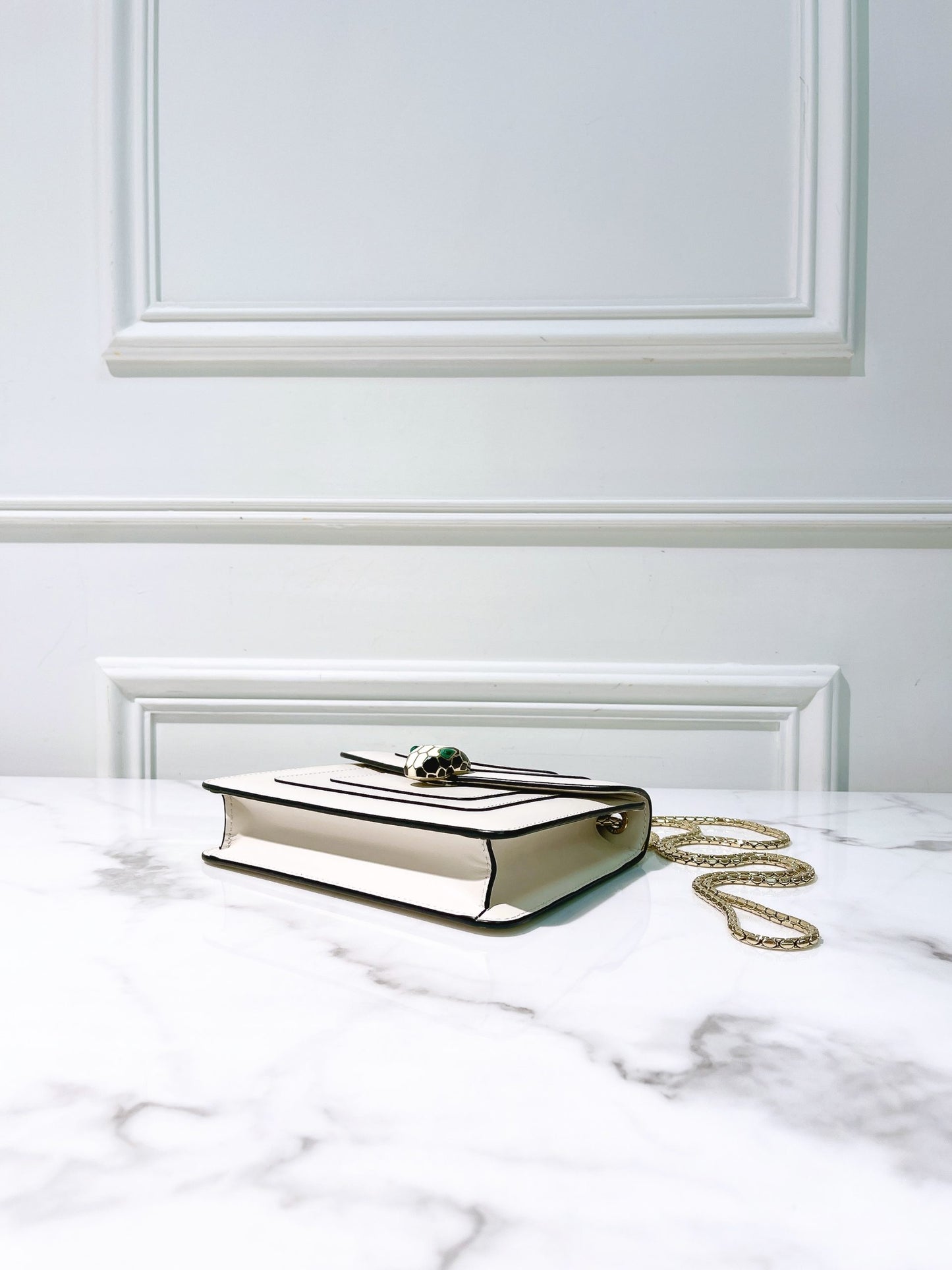 BVLGARI SERPENTI BAG, White/Gold