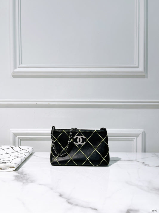 CHANEL VINTAGE SHOULDER BAG, Black/Green/Silver