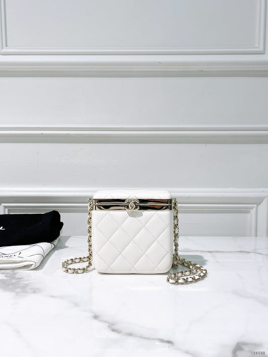 CHANEL 23S MINI VANITY, White/Gold