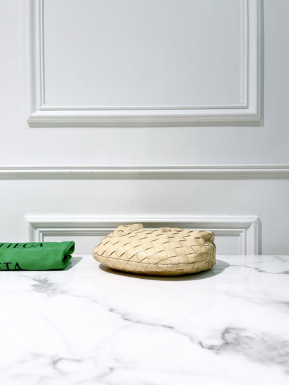 BOTTEGA VENETA MINI JODIE, Beige