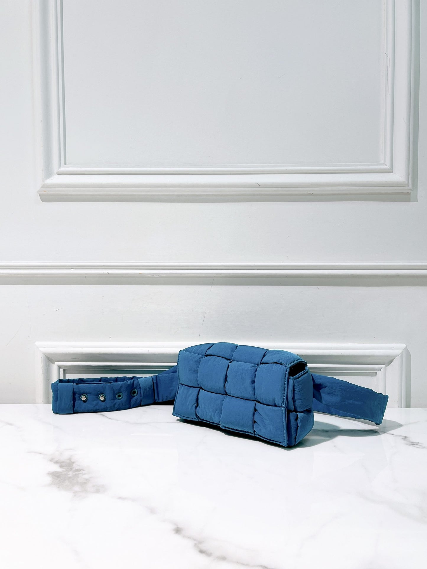 BOTTEGE VENETA CASSETTE, Blue