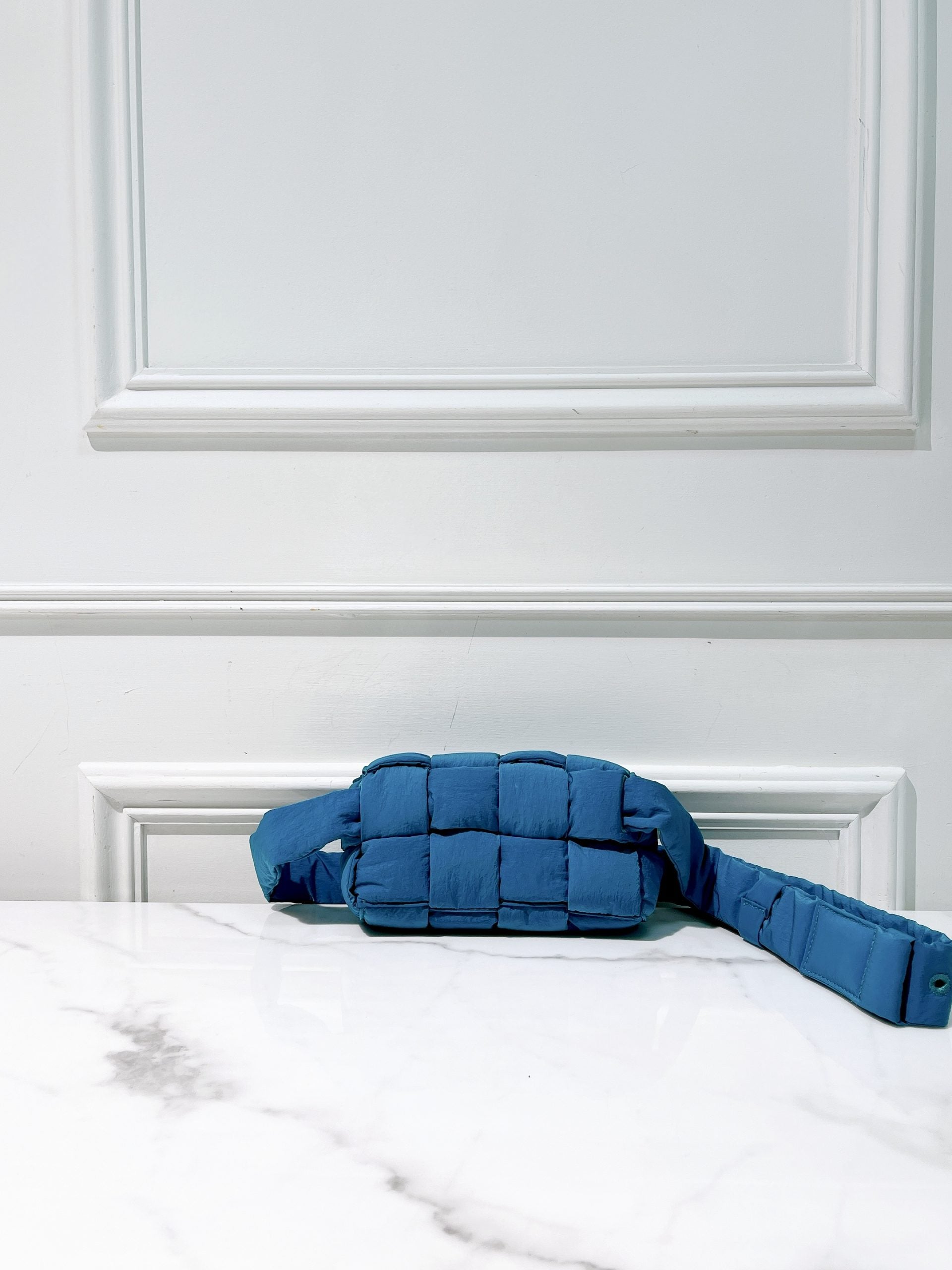 BOTTEGE VENETA CASSETTE, Blue