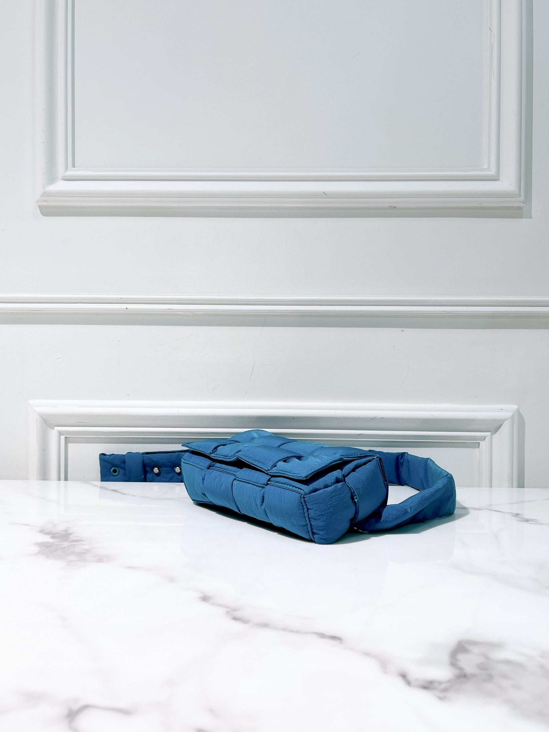 BOTTEGE VENETA CASSETTE, Blue