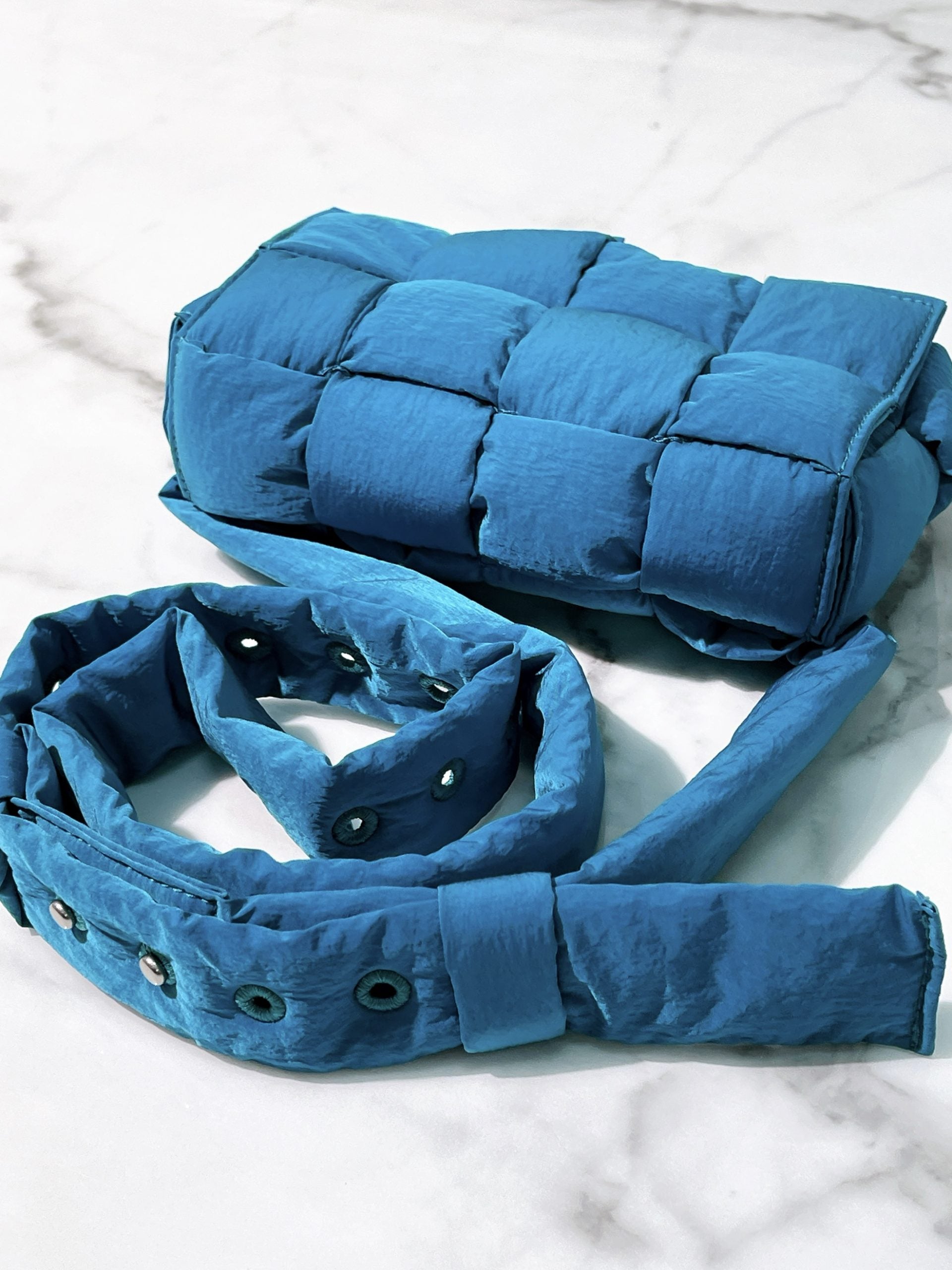 BOTTEGE VENETA CASSETTE, Blue