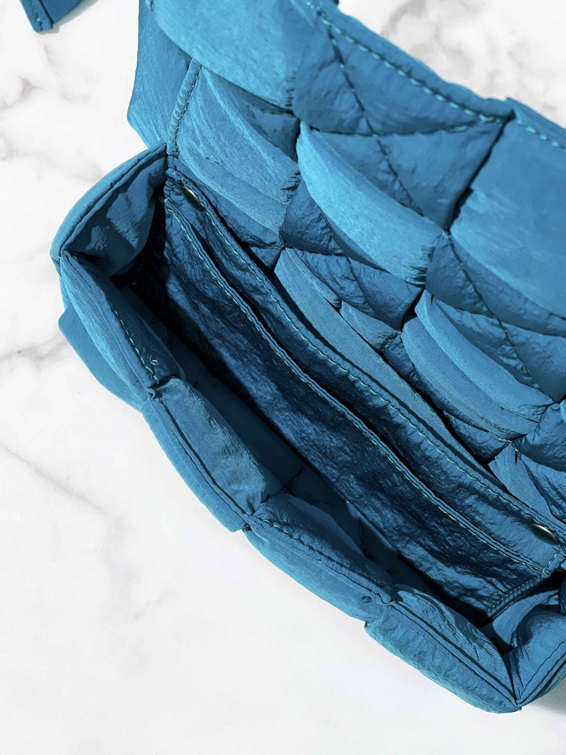 BOTTEGE VENETA CASSETTE, Blue