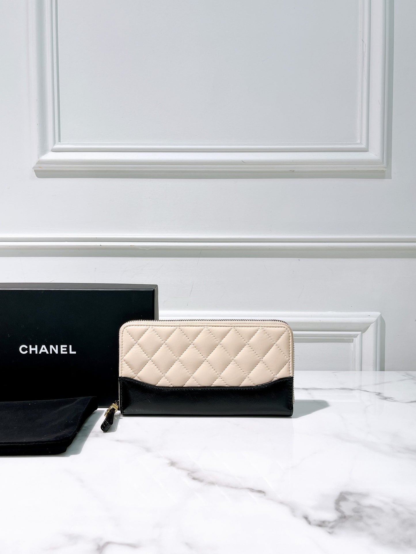 CHANEL WALLET, Beige/Black