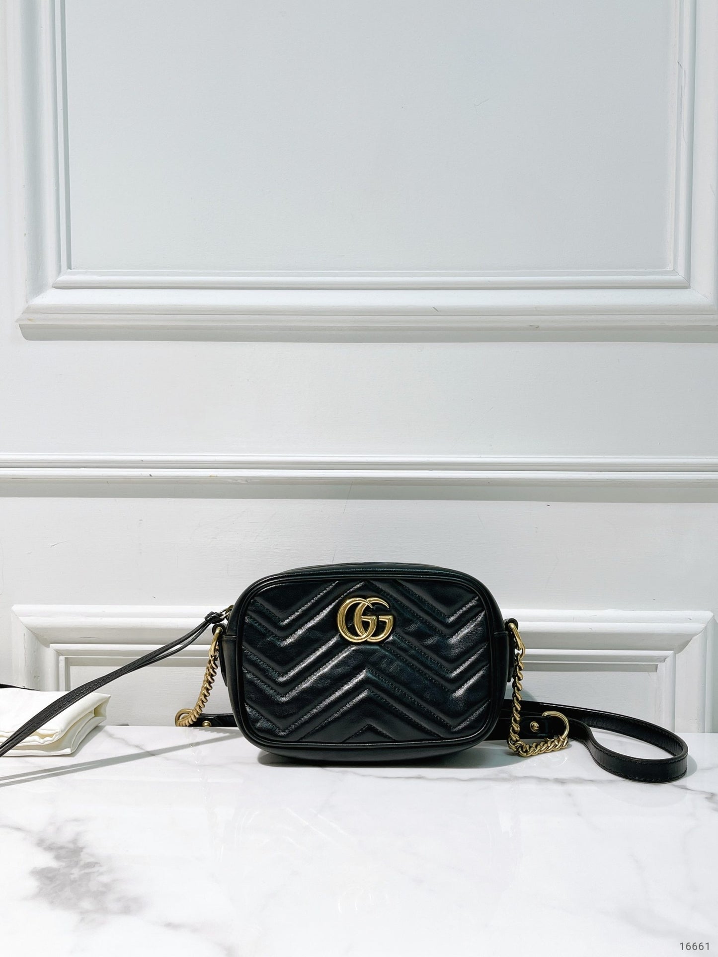 GUCCI MARMONT CAMERA BAG, Black/Gold